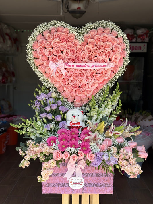 Arreglo de corazón+flores surtidas