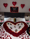 Cargar la imagen en la vista de la galería, Decoración de cuarto 200 rosas 🌹 +globos🎈+velas🕯️+letrero personalizado
