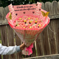 Cargar la imagen en la vista de la galería, Ramo de 50 rosas 🌹 +chocolates
