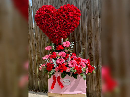 Arreglo de corazón 120 rosas + gerberas 🌸