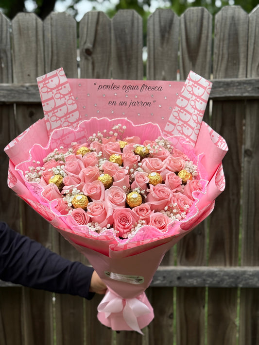 Ramo de 50 rosas +chocolates 🌹