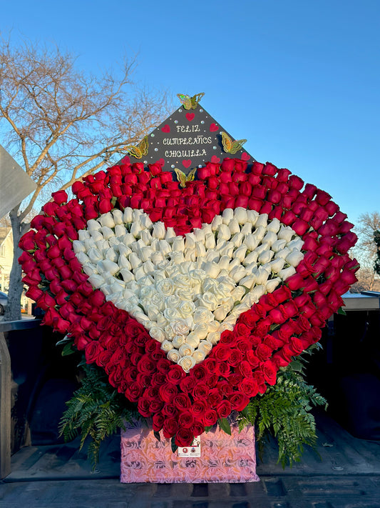 Arreglo de corazón 400 rosas 🌹